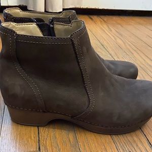 Dansko Women's Barbara Low Bootie size 8.5 U.S. 39 EU